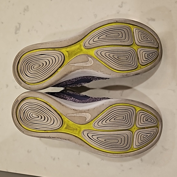 Nike Women's Lunarepic Flyknit 2 Sneakers, Size 8 - Picture 9 of 10